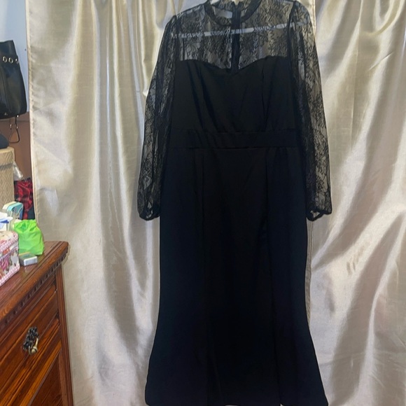 Dress - Picture 1 of 8